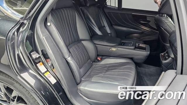 Lexus LS500 2018 — Photo 6/20