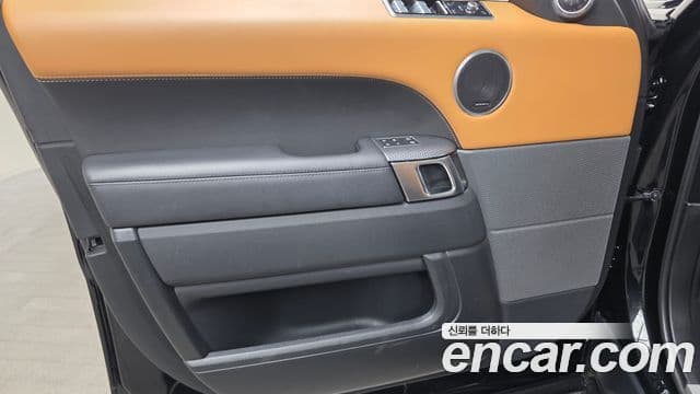 Land Rover Range Rover Sport 2021 — Photo 21/33