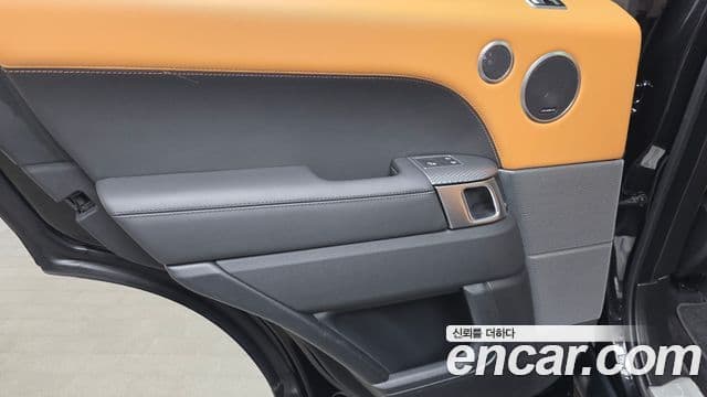 Land Rover Range Rover Sport 2021 — Photo 30/33