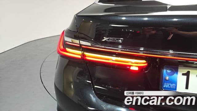 BMW 7 Series 2020 — Photo 13/36