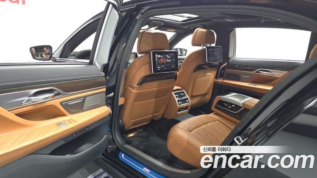 BMW 7 Series 2020 — Photo 4/36