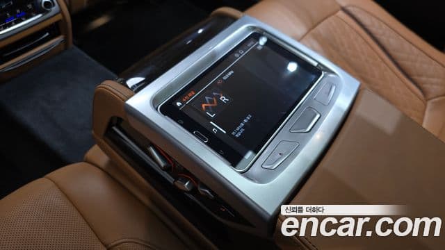 BMW 7 Series 2020 — Photo 23/36