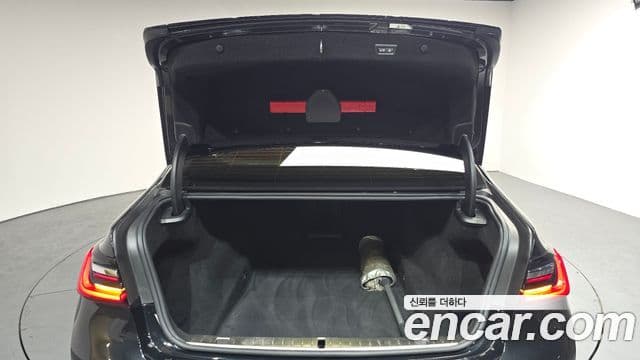 BMW 7 Series 2020 — Photo 26/36