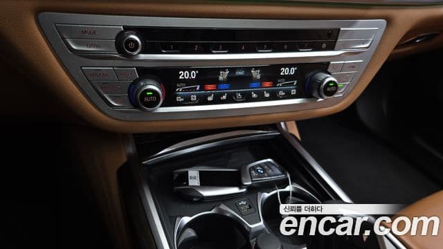 BMW 7 Series 2020 — Photo 32/36