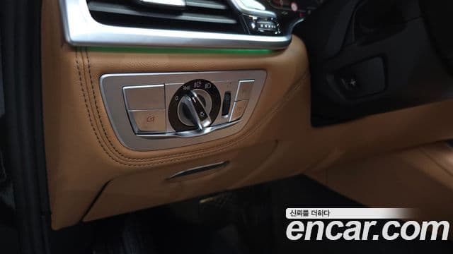 BMW 7 Series 2020 — Photo 24/36