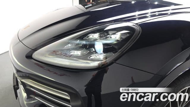 Porsche Cayenne 2021 — Photo 15/32