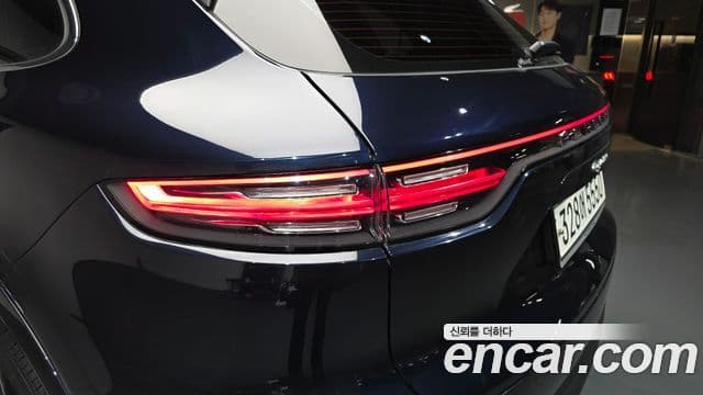 Porsche Cayenne 2021 — Photo 21/32