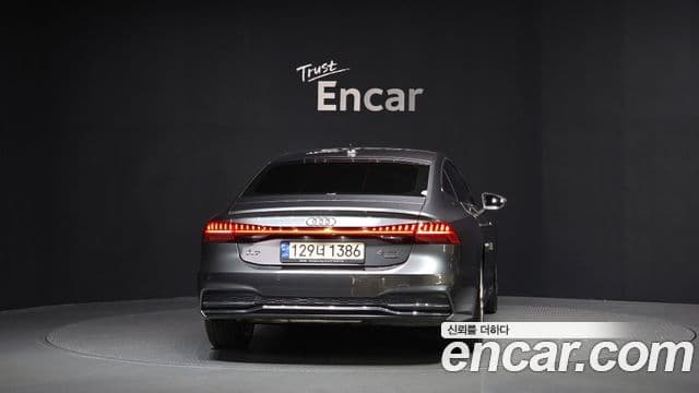 Audi A7 2021 — ფოტო 19/20