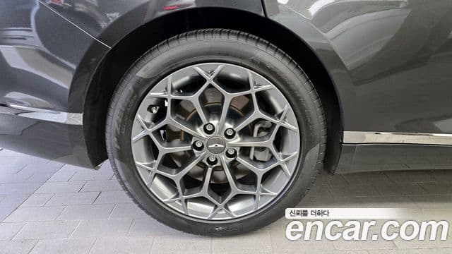Genesis G80 2022 — Photo 31/31