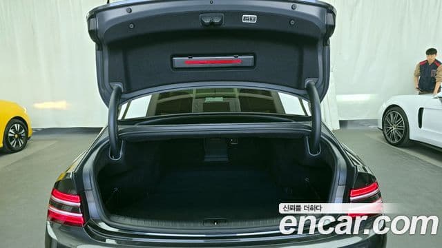Genesis G80 2022 — Photo 15/31