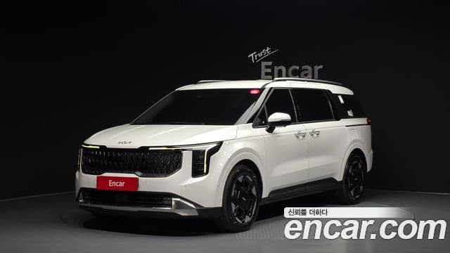 Kia Carnival 2023 — ფოტო 1/20
