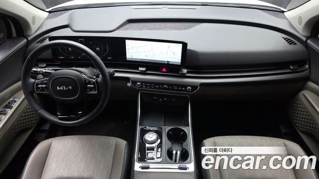 Kia Carnival 2023 — ფოტო 7/20