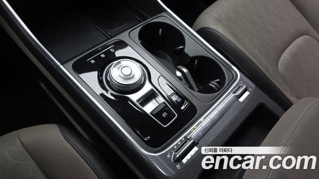 Kia Carnival 2023 — ფოტო 9/20