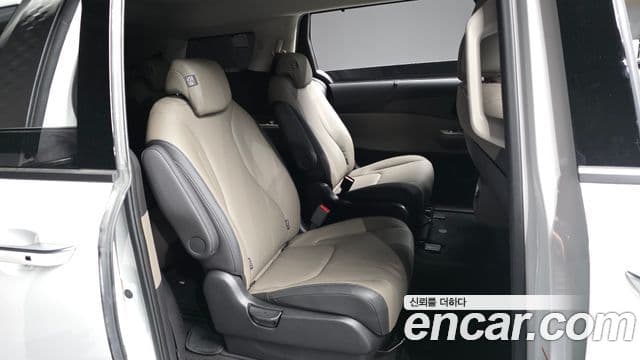 Kia Carnival 2023 — ფოტო 12/20