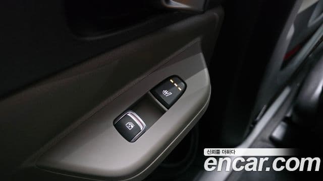 Kia Carnival 2023 — ფოტო 19/20