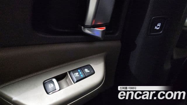 Kia Carnival 2024 — ფოტო 19/20