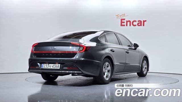 Hyundai Sonata Hybrid 2020 — Photo 29/32