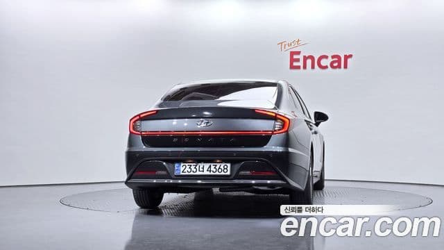 Hyundai Sonata Hybrid 2020 — Photo 13/32
