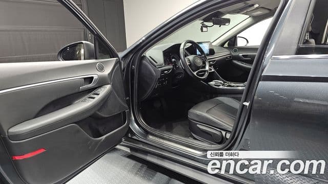 Hyundai Sonata Hybrid 2020 — Photo 8/32