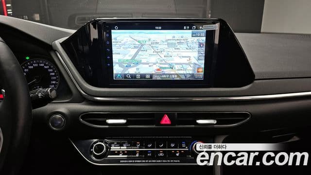 Hyundai Sonata Hybrid 2020 — Photo 12/32