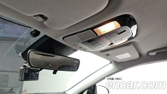 Hyundai Sonata Hybrid 2020 — Photo 17/32