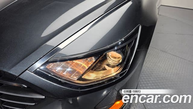Hyundai Sonata Hybrid 2020 — Photo 2/32