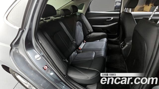 Hyundai Sonata Hybrid 2020 — Photo 14/32