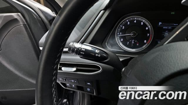 Hyundai Sonata Hybrid 2020 — Photo 15/32