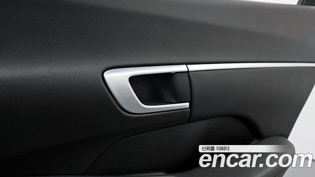 Hyundai Sonata Hybrid 2020 — Photo 28/32