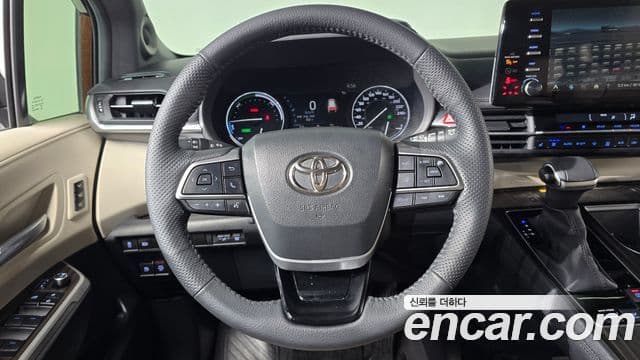 Toyota Sienna 2023 — Şəkil 12/20