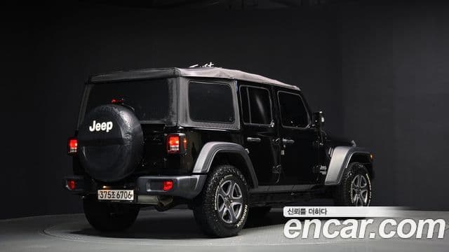 Jeep Wrangler 2019 — Şəkil 9/20