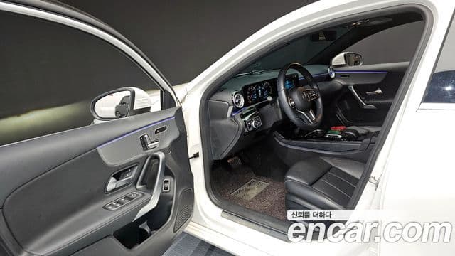 Mercedes-Benz A-Class 2021 — Şəkil 9/20