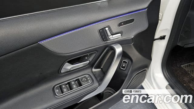Mercedes-Benz A-Class 2021 — Şəkil 17/20