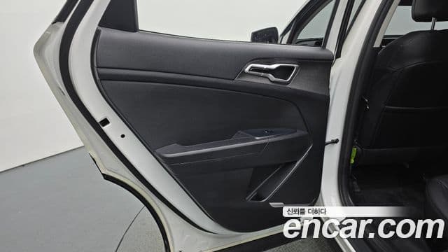 Kia Sportage 2022 — Şəkil 18/30