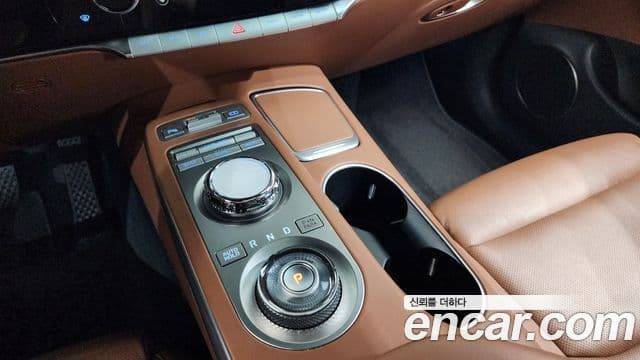 Genesis GV70 2021 — Şəkil 9/20