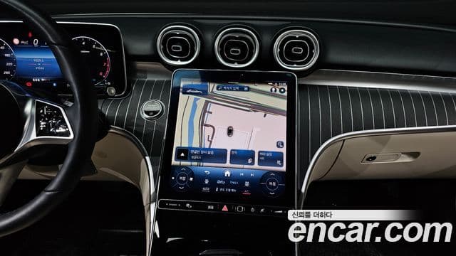 Mercedes-Benz C-Class 2023 — ფოტო 16/20
