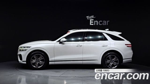 Genesis GV70 2021 — ფოტო 17/30