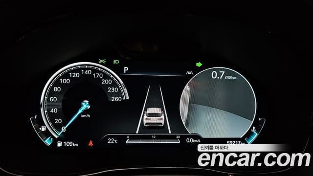 Genesis GV70 2021 — ფოტო 20/30