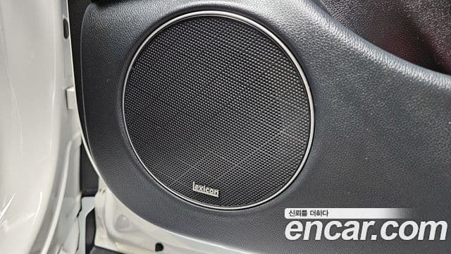 Genesis GV70 2021 — ფოტო 18/30