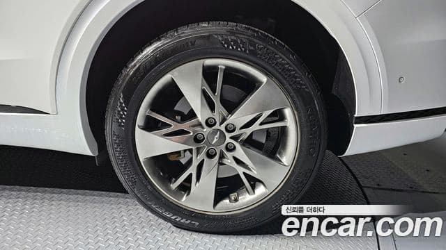 Genesis GV70 2021 — ფოტო 7/30