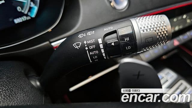 Genesis GV70 2021 — ფოტო 22/30