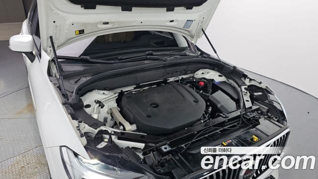 Volvo XC60 2022 — Photo 8/20