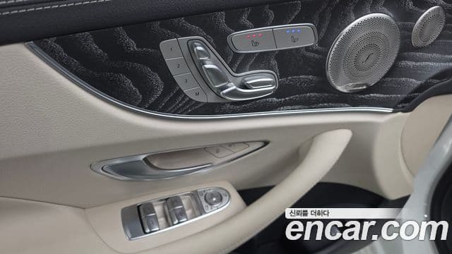 Mercedes-Benz E-Class 2021 — ფოტო 14/20