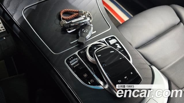 Mercedes-Benz GLC-Class 2019 — Şəkil 16/20