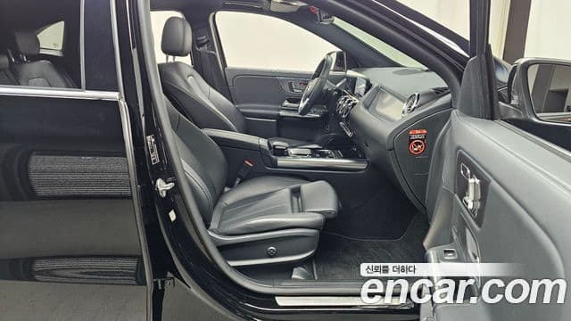 Mercedes-Benz GLA-Class 2021 — ფოტო 11/20