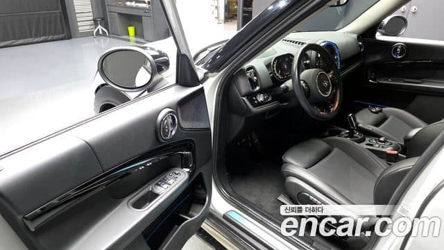 Mini Cooper Countryman 2021 — ფოტო 38/39