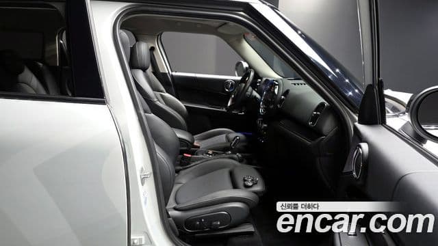 Mini Cooper Countryman 2021 — ფოტო 4/39