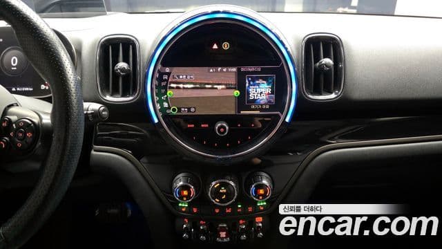 Mini Cooper Countryman 2021 — ფოტო 18/39