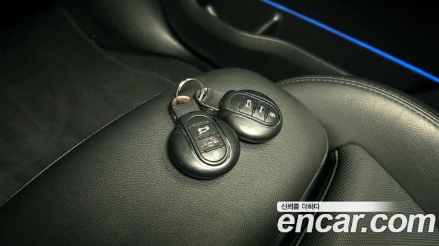Mini Cooper Countryman 2021 — ფოტო 28/39
