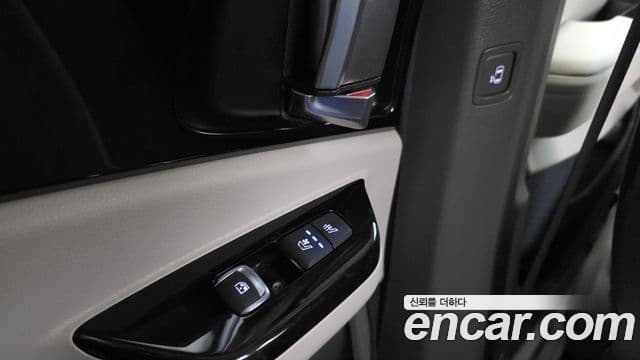 Kia Carnival 2021 — Şəkil 17/20